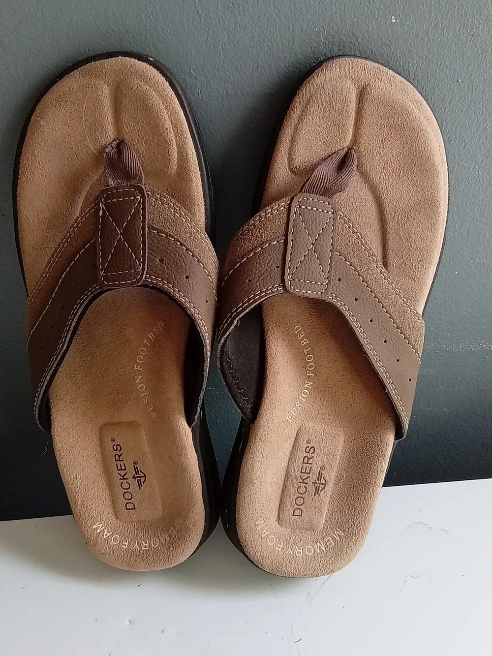 Dockers Mens‎ Brown Memory Foam Fusion Footbed Flip Flop Thong Sandals
